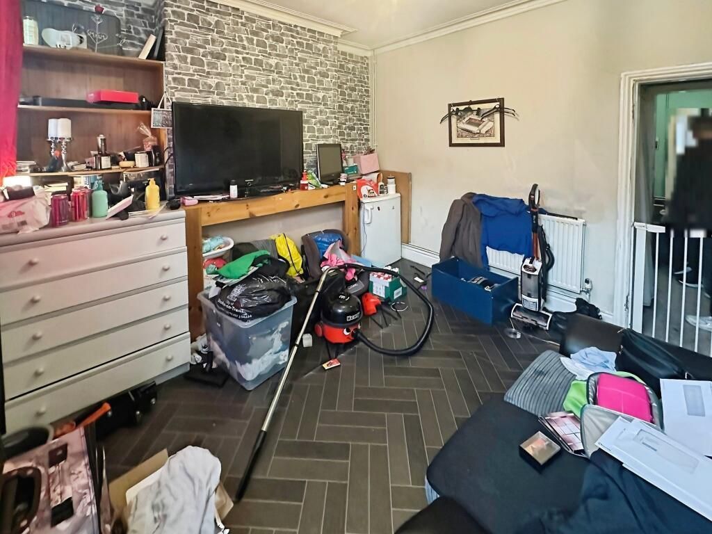 Property photo 3 of 10 2.Jpg