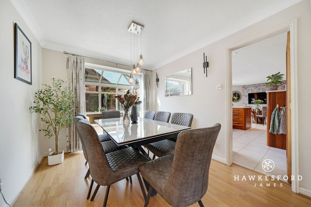 Property photo 3 of 31 Cinnabar Drive, Sittingbourne - Dining Room