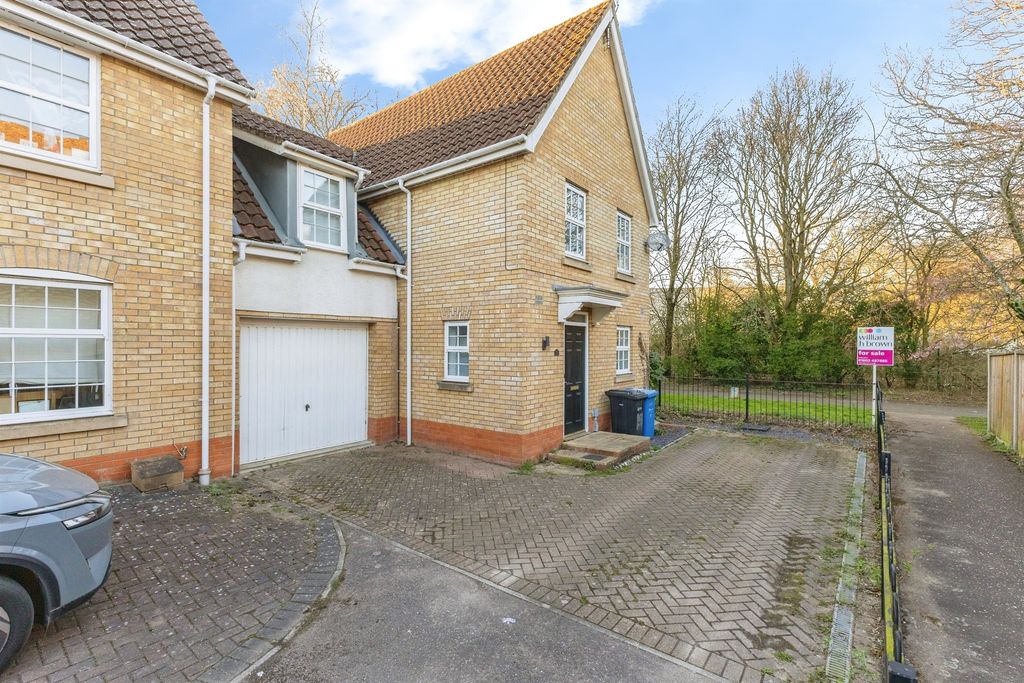 Property photo 2 of 20