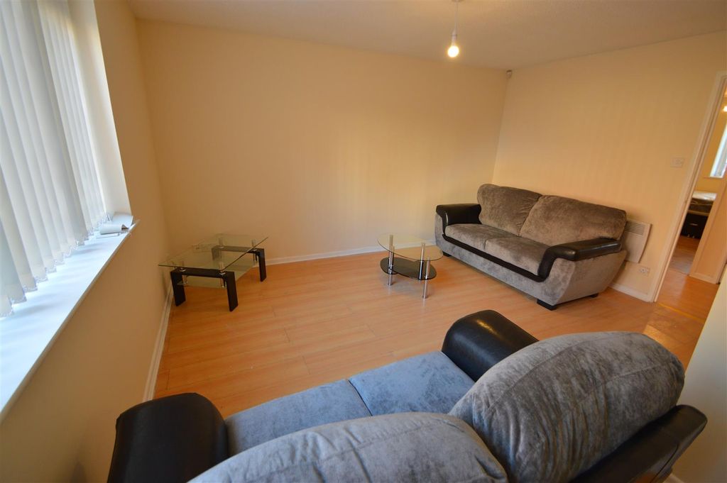 Property photo 3 of 9 351Astretford (7).Jpg