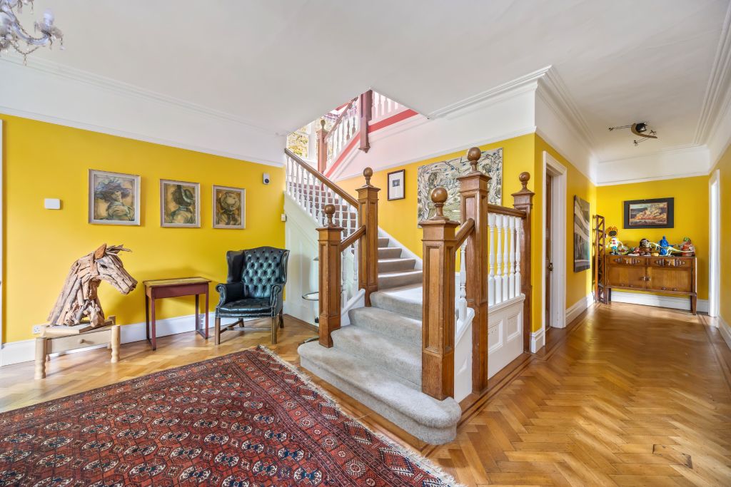 Property photo 2 of 34