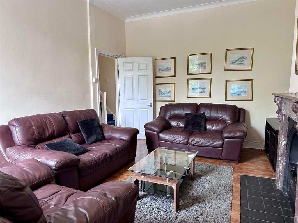 Property photo 3 of 10 Lounge 2.Jpg