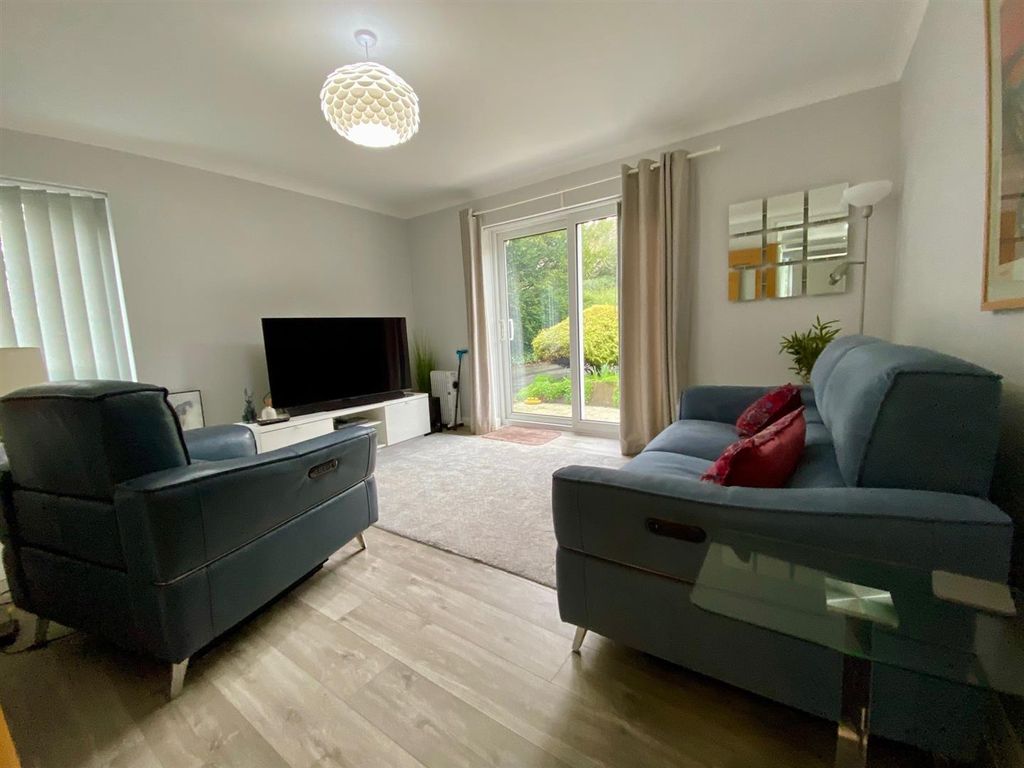 Property photo 2 of 15 Living Room.Jpg