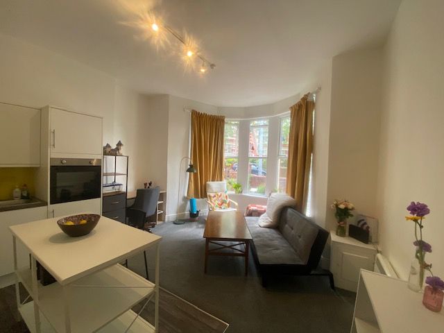 Property photo 1 of 5 Living Room