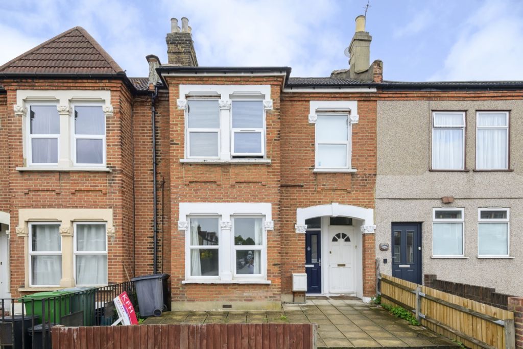 Property photo 1 of 7 899960 (1)