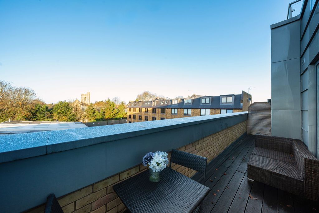 Property photo 3 of 8