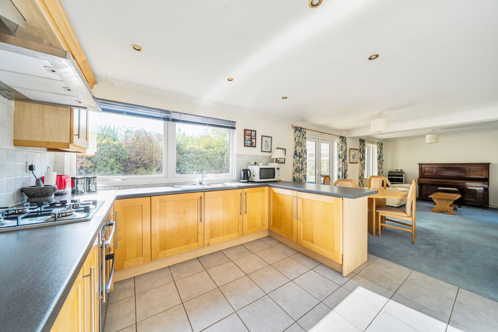 Property photo 2 of 12 15110882