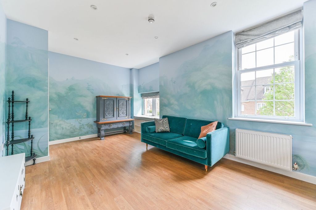 Property photo 2 of 17