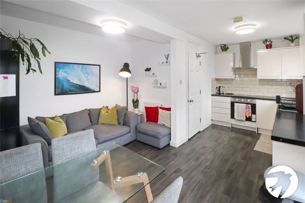 Property photo 3 of 18 Picture No. 05