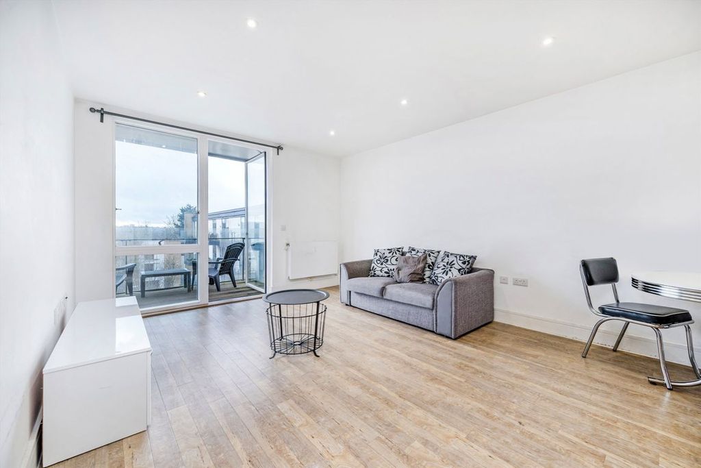 Property photo 2 of 7