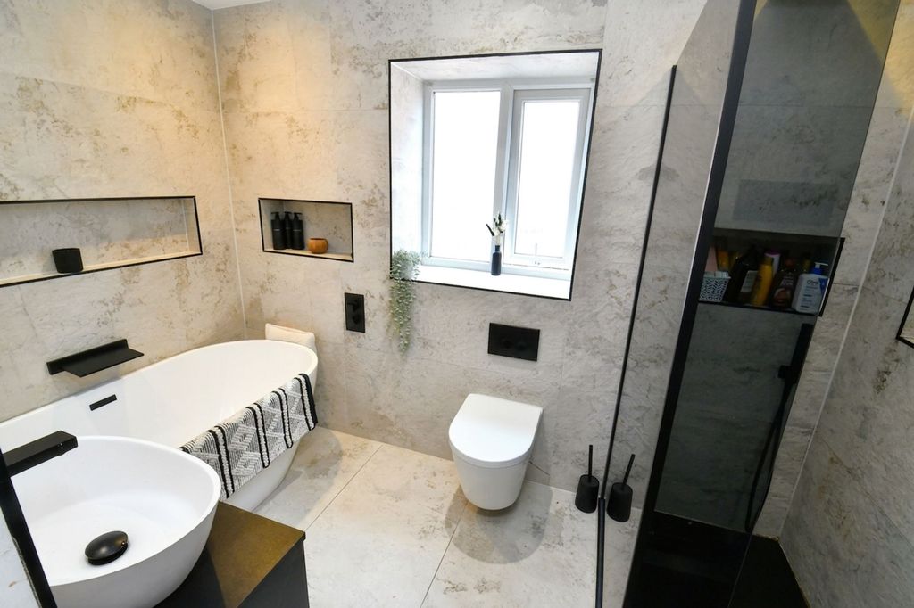 Property photo 1 of 26