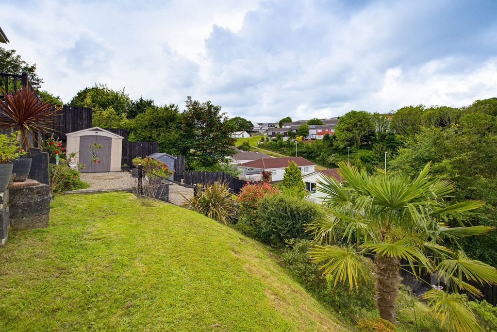 Property photo 3 of 36