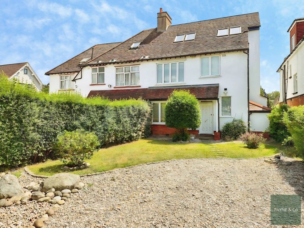 Property photo 1 of 27