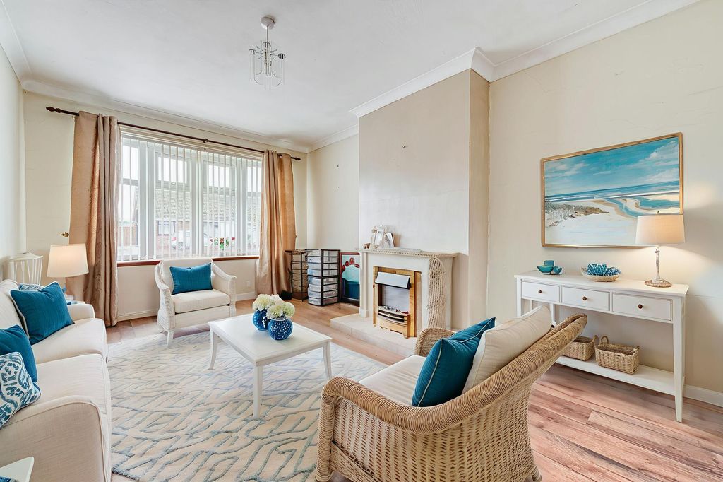 Property photo 3 of 11