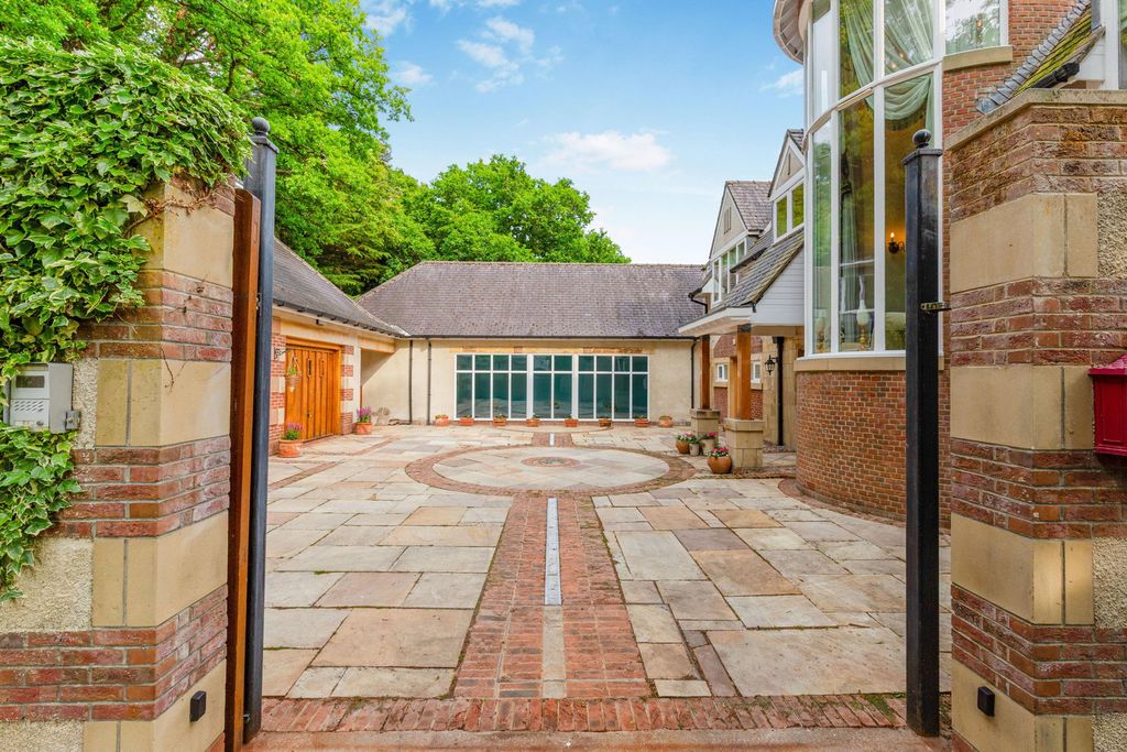 Property photo 3 of 34