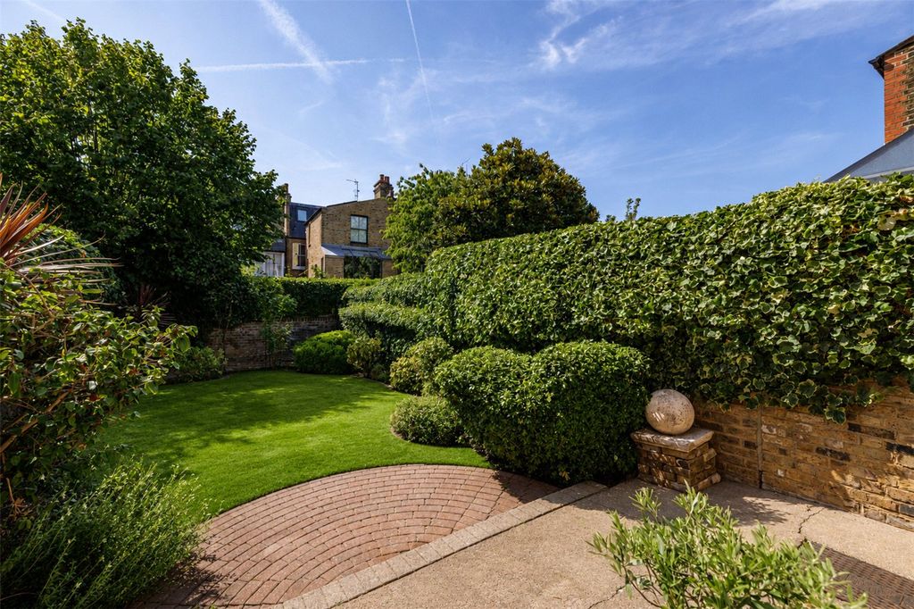 Property photo 2 of 18 Picture No. 37