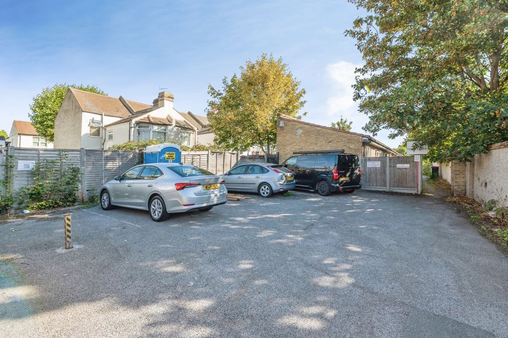 Property photo 2 of 8 Pbox-Img.Jpg