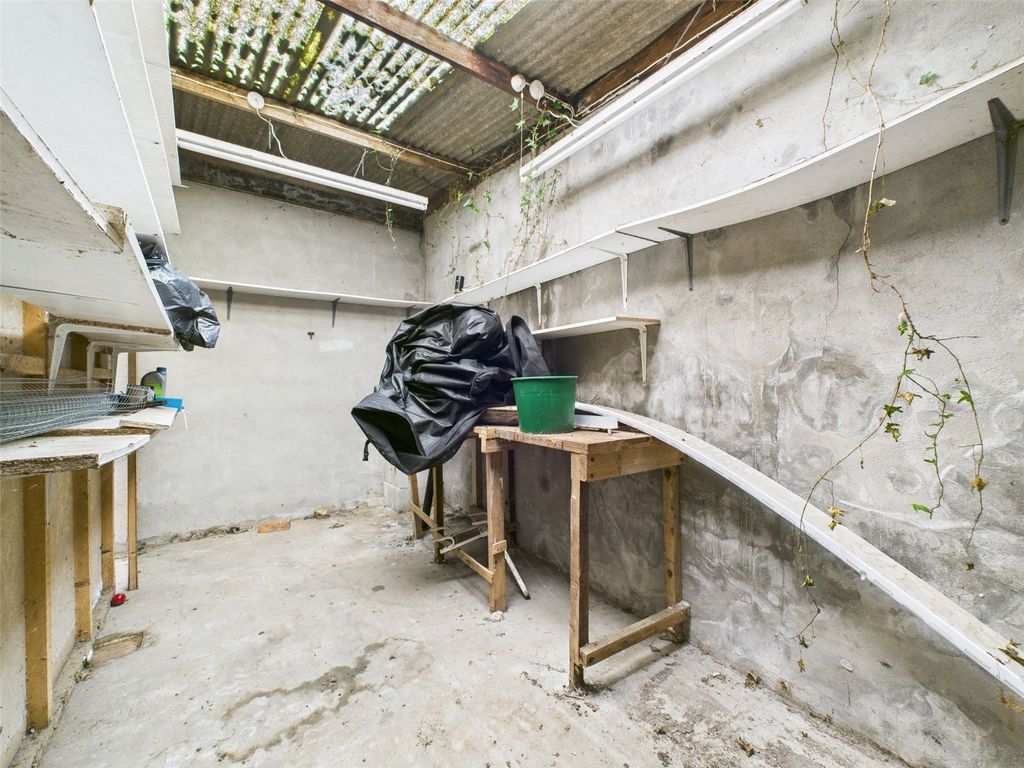 Property photo 3 of 6 Picture No. 02