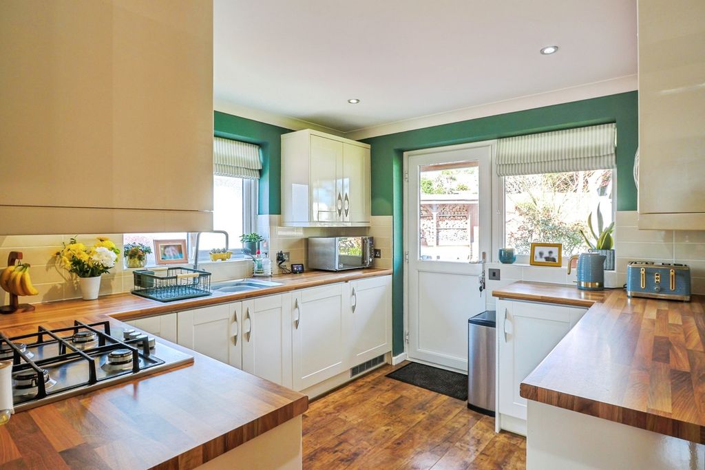 Property photo 2 of 22 Kitchen