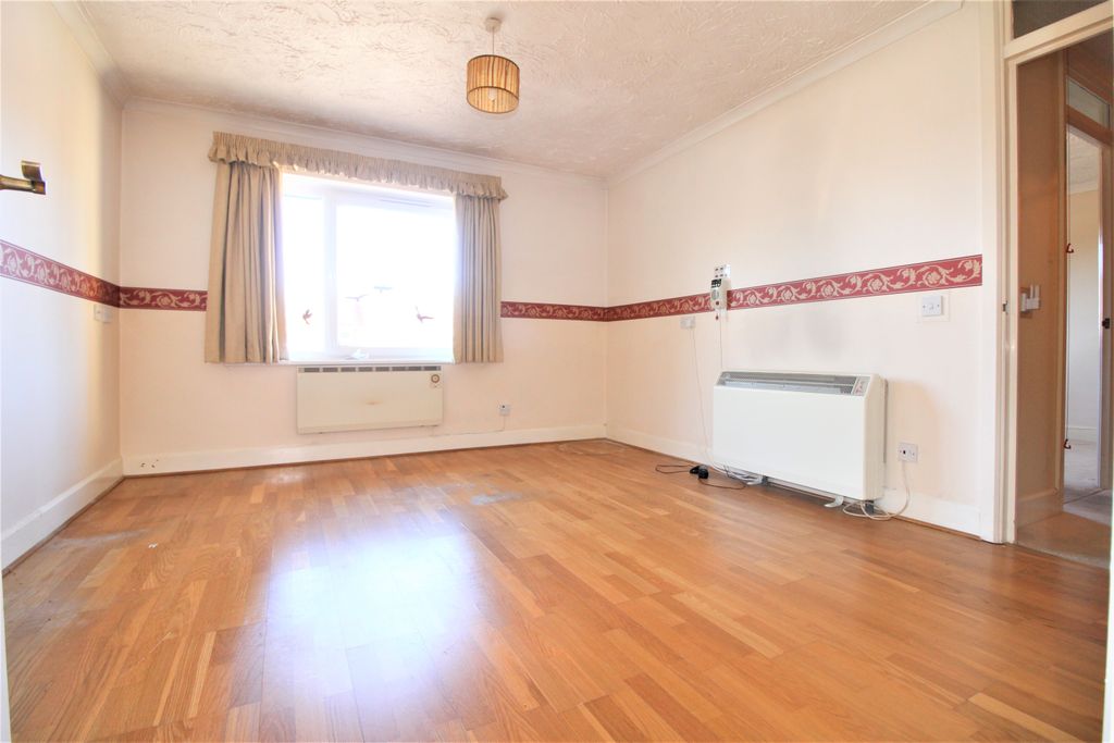 Property photo 2 of 8