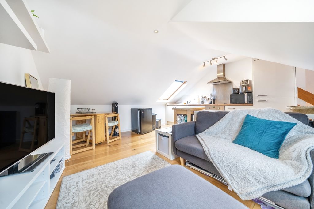 Property photo 3 of 6 1191126 (3)