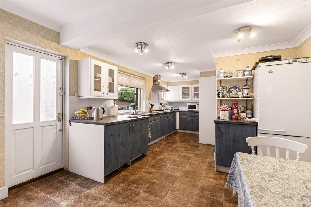 Property photo 3 of 36 11 Bushby Avenue Final-27.Jpg