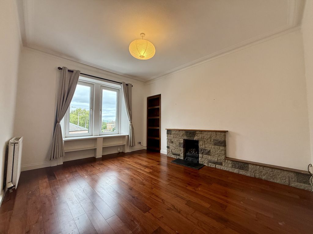 Property photo 1 of 7 Sitting Room