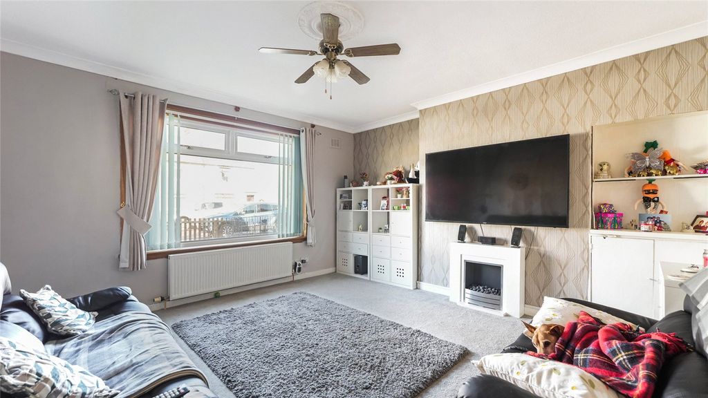 Property photo 2 of 18 Picture No. 04