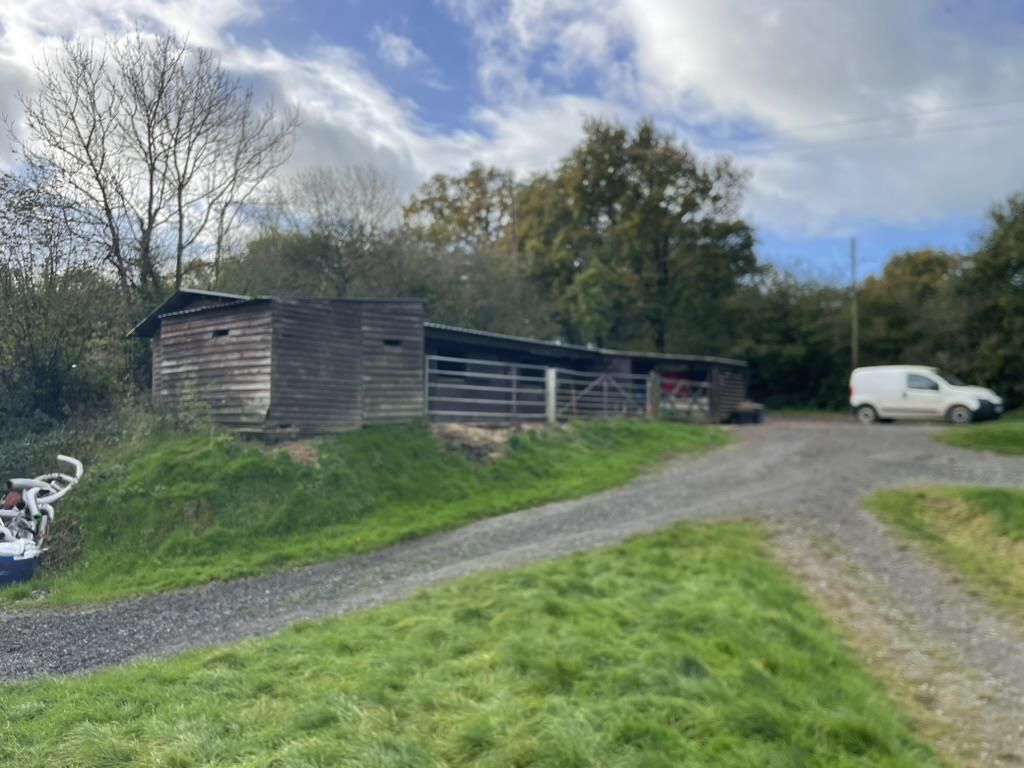 Property photo 2 of 17 8C5C56Fb-7202-49B1-A2B0-09F965E85121_1_105_c.Jpeg