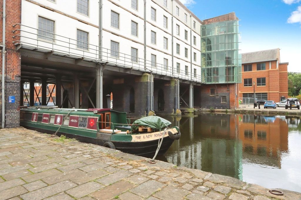 Property photo 3 of 4 External