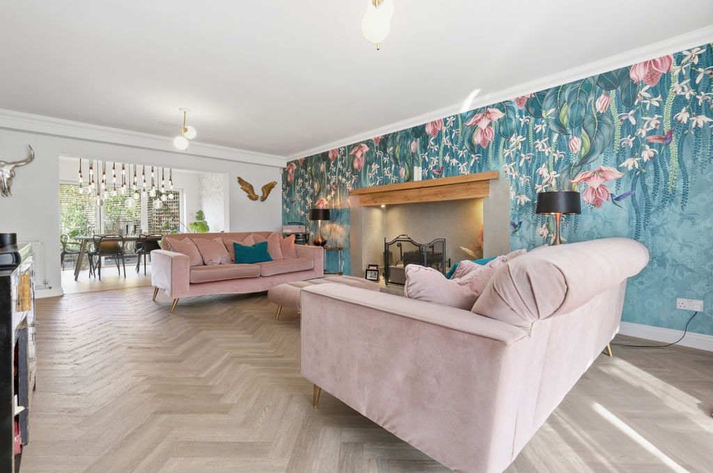 Property photo 3 of 26 Picture No. 52