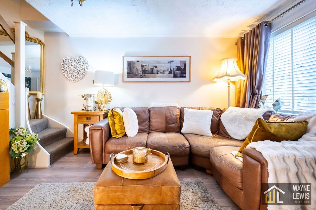 Property photo 2 of 26