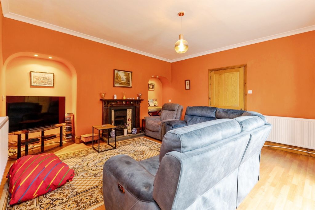 Property photo 2 of 25
