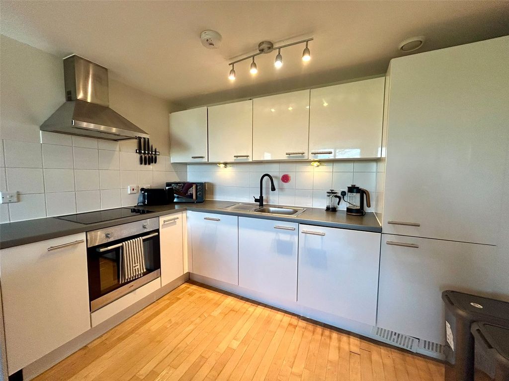 Property photo 2 of 12 Reception/Kitchen