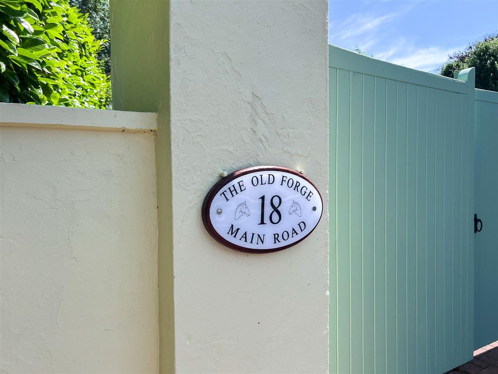 Property photo 2 of 37 Frontage