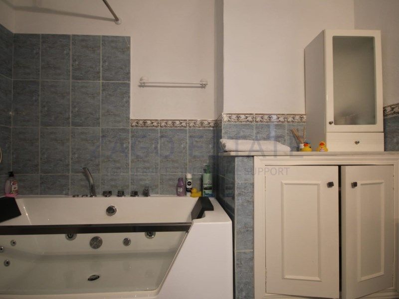 Property photo 2 of 26
