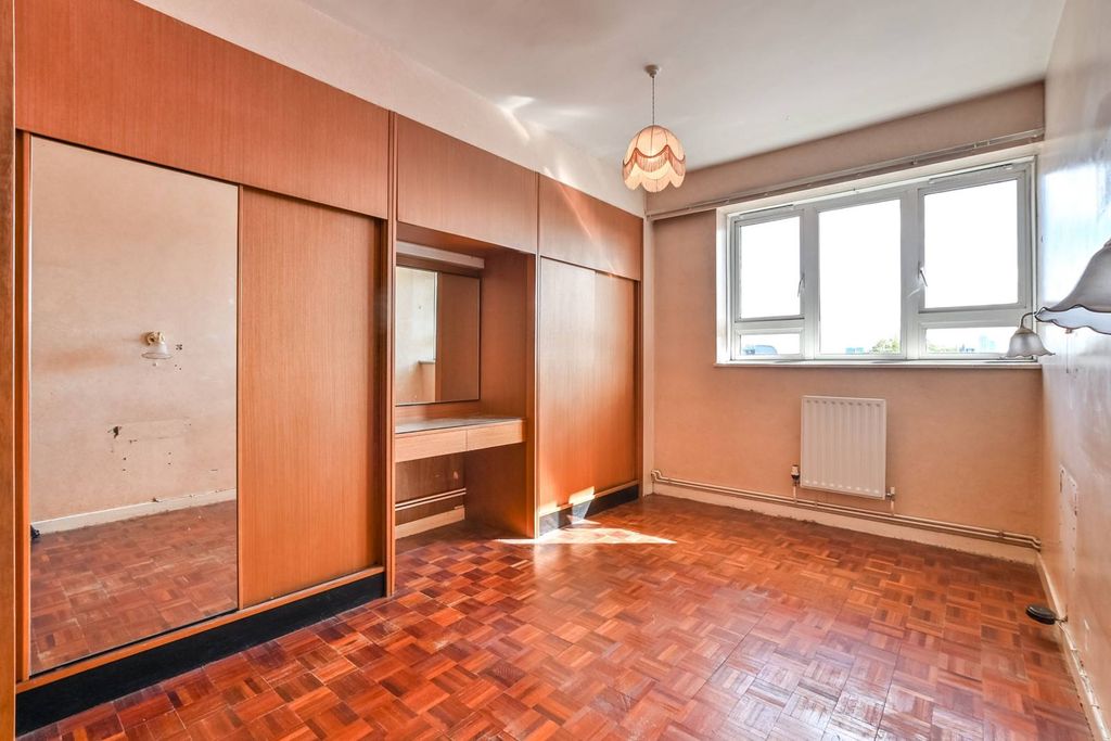 Property photo 3 of 8