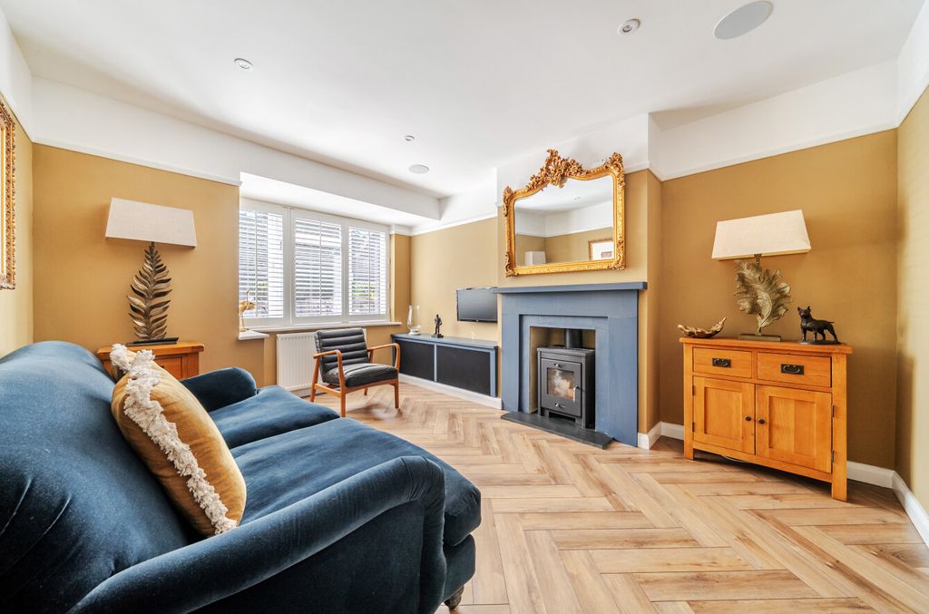 Property photo 3 of 32 1448755-11-69Ea5E...