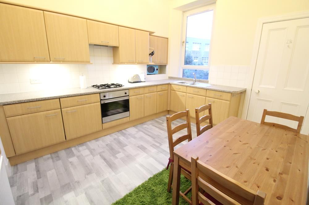Property photo 2 of 6 Kitchen