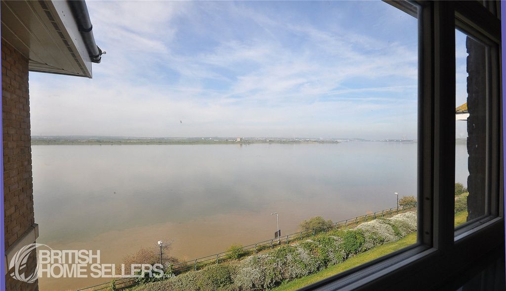 Property photo 2 of 16 Picture No. 11