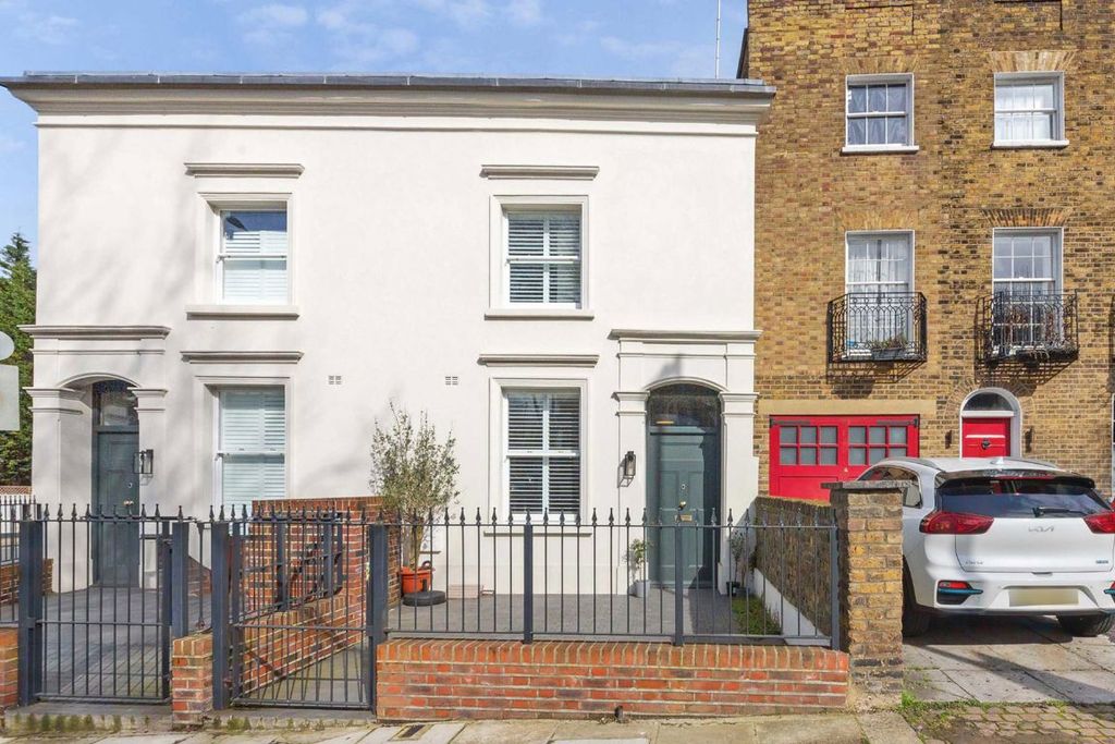 Property photo 1 of 5