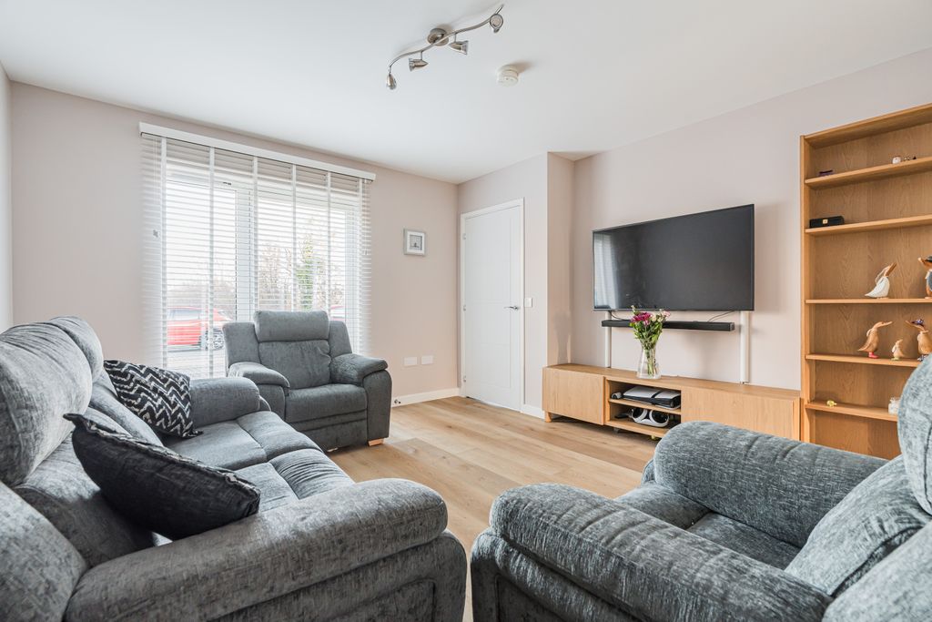 Property photo 2 of 24 Property Image 2