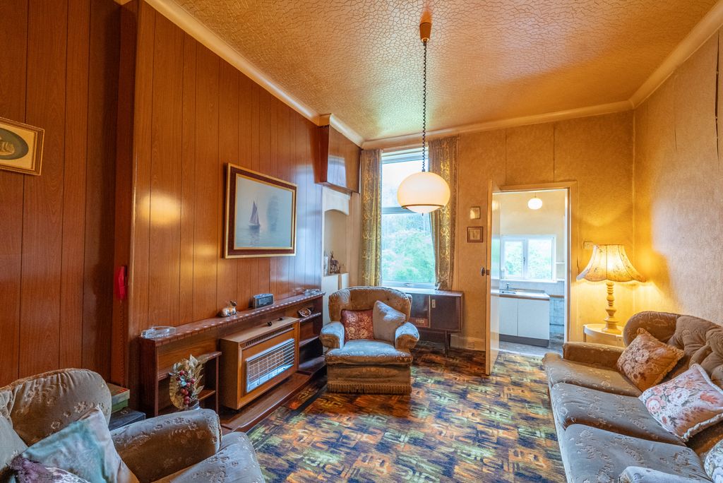 Property photo 2 of 18 Gallery