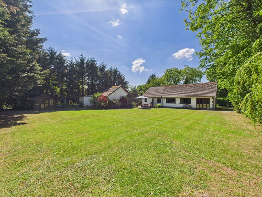 Property photo 2 of 20