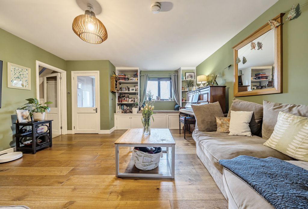 Property photo 1 of 20 1408965-3-698c6B4...