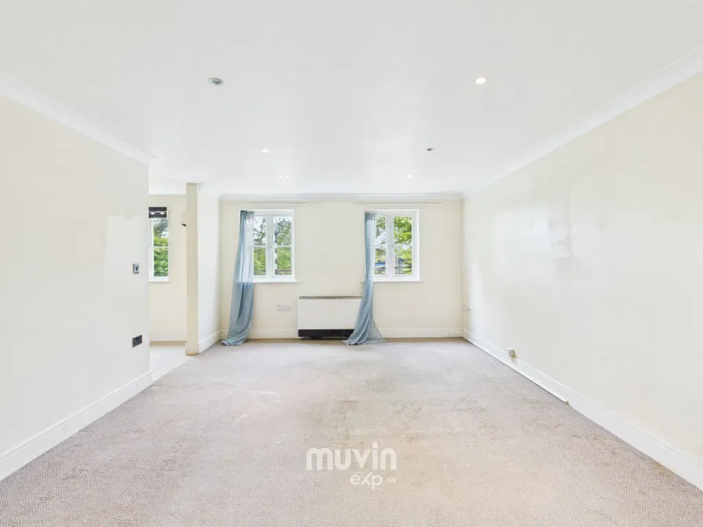 Property photo 3 of 8