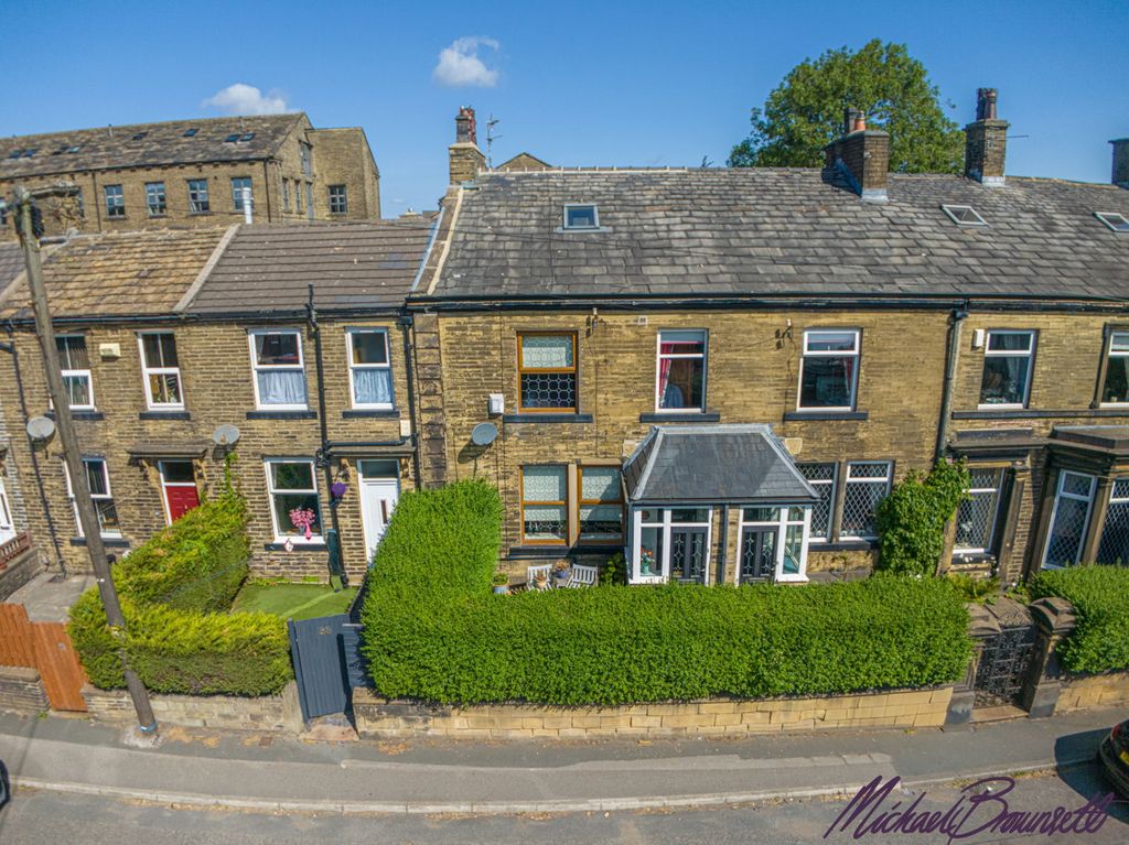 Property photo 2 of 27