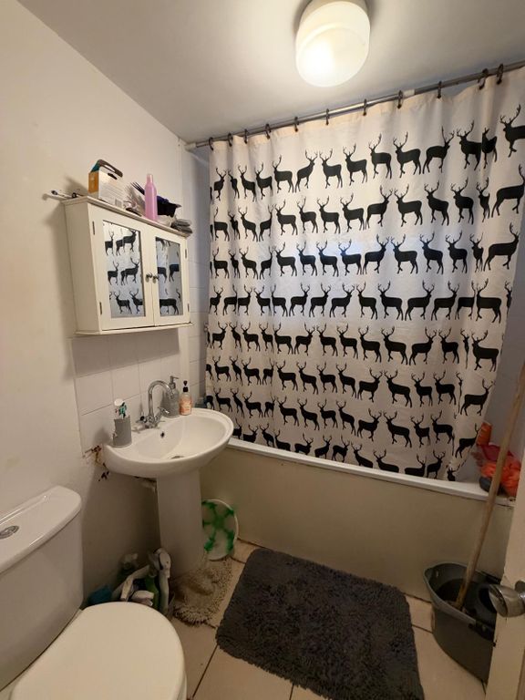 Property photo 3 of 6 Bathroom