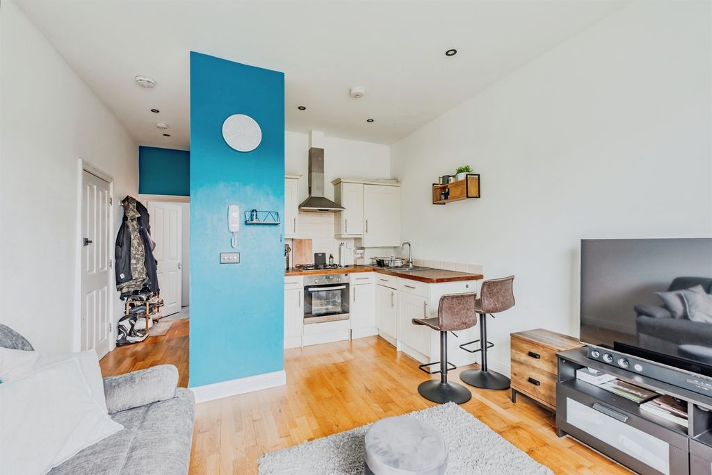 Property photo 2 of 12