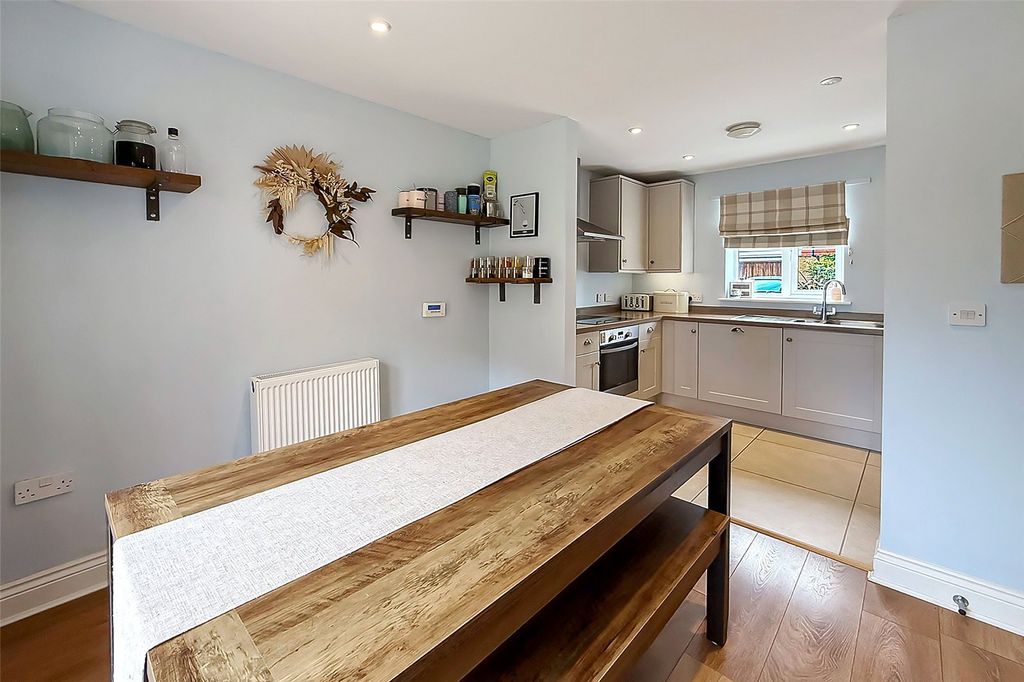 Property photo 3 of 23 Picture No. 16